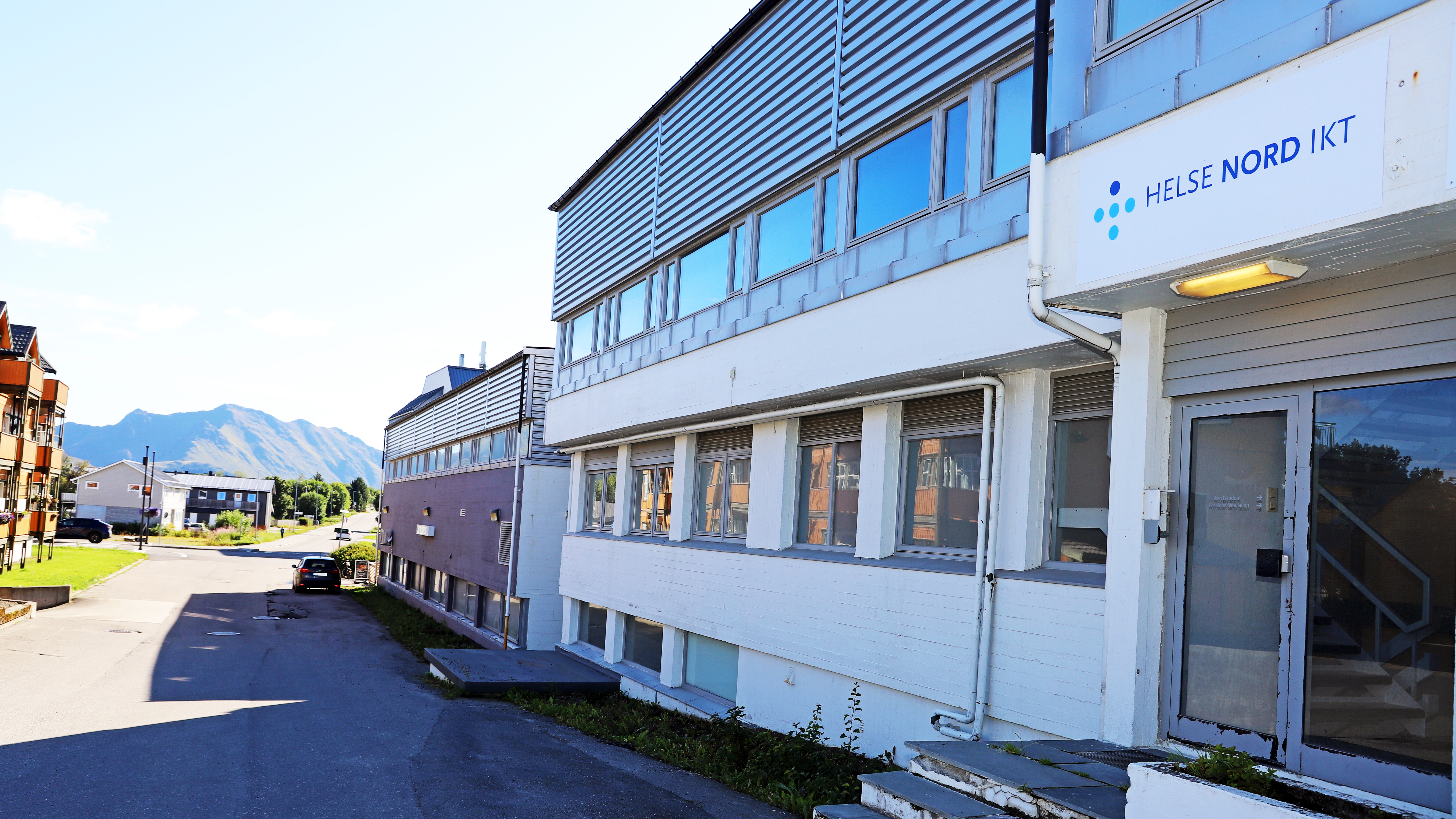eksteriørbilde av Helse Nord IKTs lokasjon i Leknes sentrum